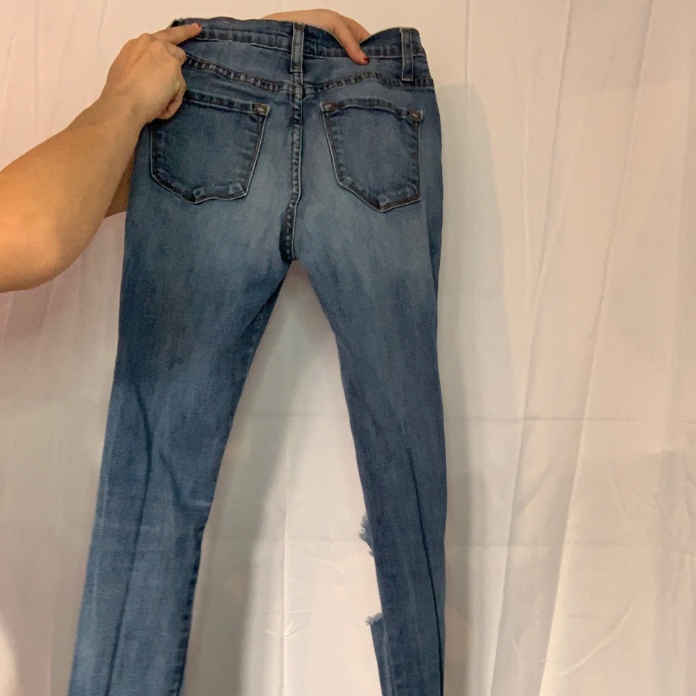 Women’s Ripped Jean - Picture 3 of 4